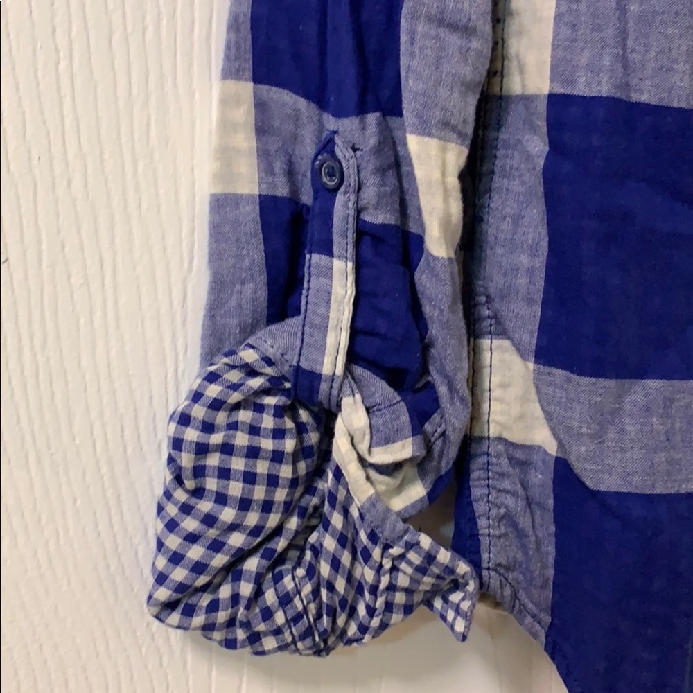 Button Up - Picture 5 of 5
